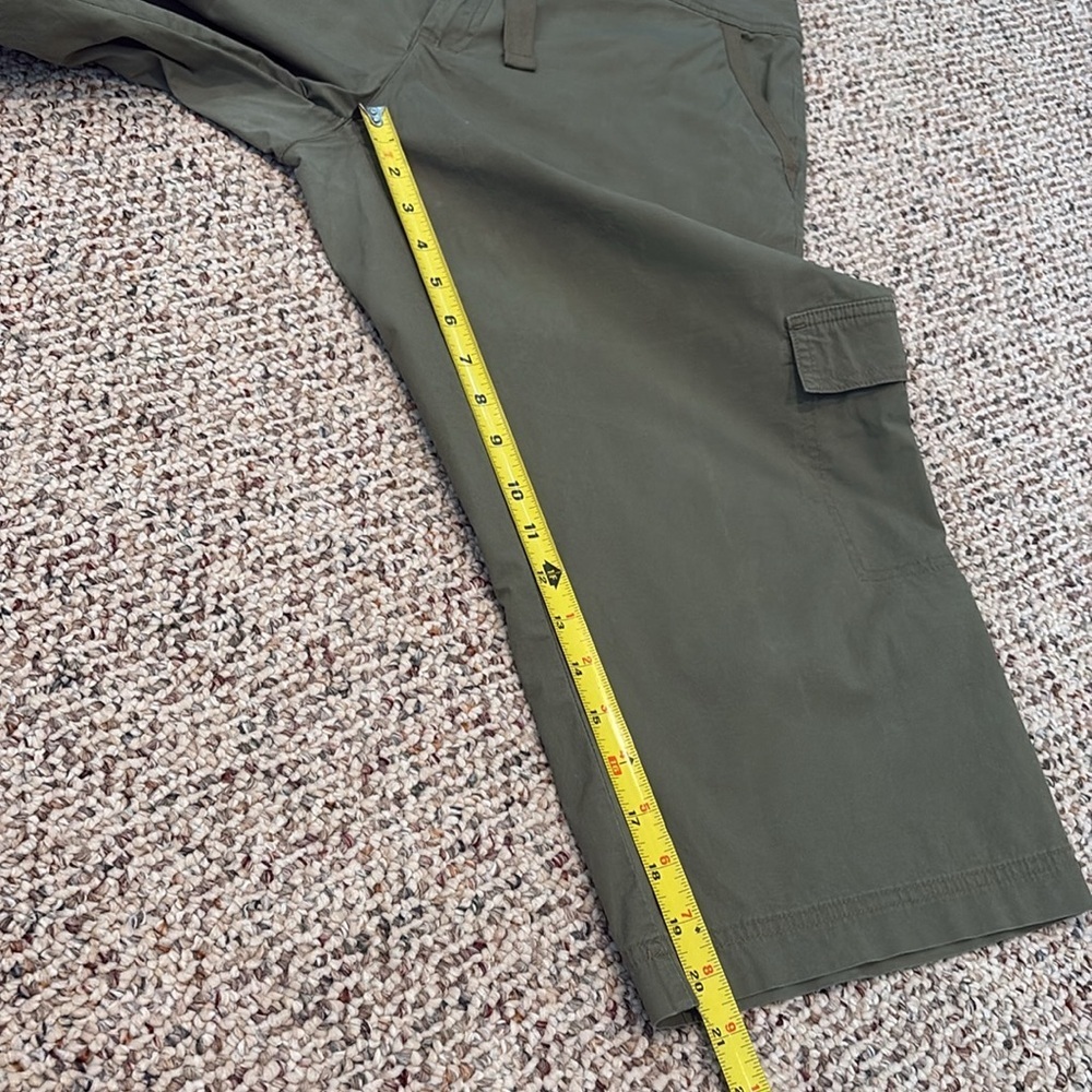 St. John's Bay Olive Green Hi Rise Pret Belted Wide Leg Utility Capris. Size 12 - Picture 13 of 14